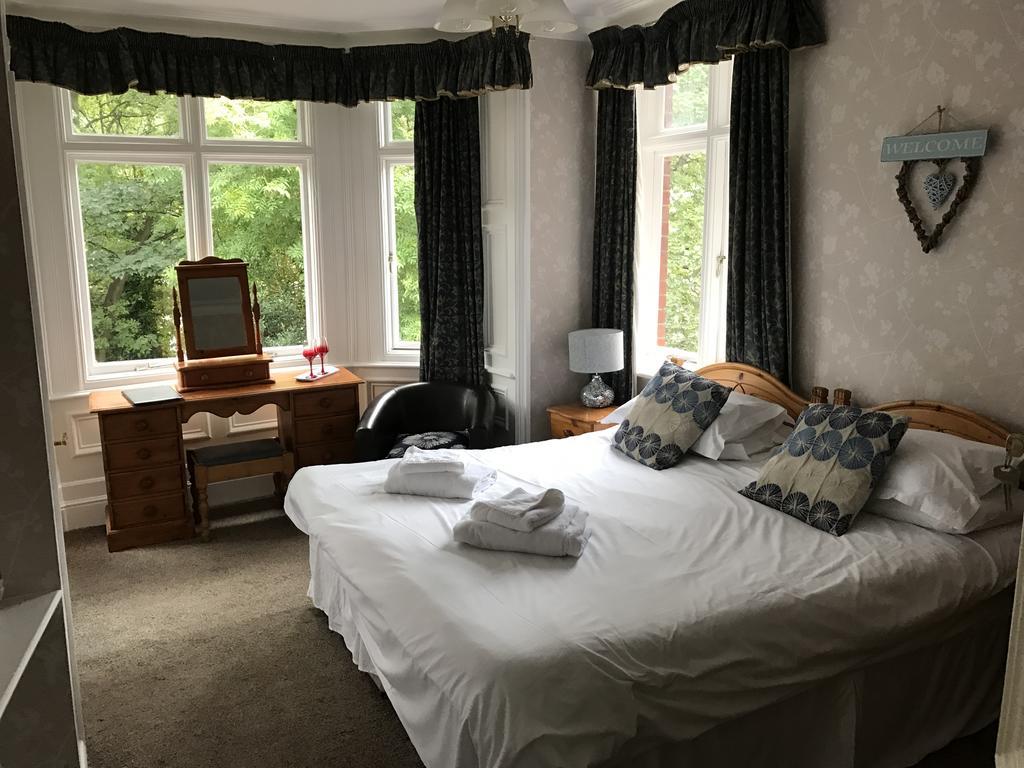 The Grove Bed & Breakfast Whitby Ngoại thất bức ảnh