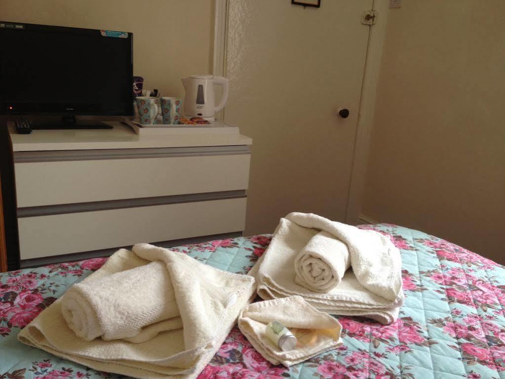 The Grove Bed & Breakfast Whitby Ngoại thất bức ảnh